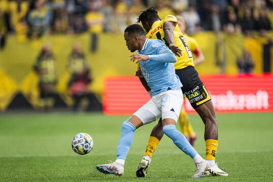 Malmö FFs Martin Olsson och Elfsborgs Jalal Abdullai