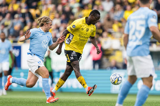 Malmö FFs Sebastian Nanasi och Elfsborgs Timothy Noor Ouma