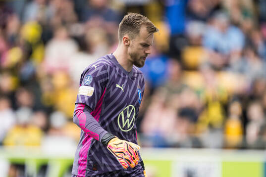 Malmö FFs målvakt Ricardo Friedrich deppar