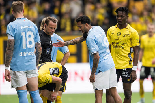 Malmö FFs Sergio Pena, Elfsborgs Simon Hedlund , Jalal