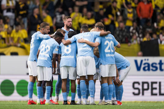 Malmö FFs Pontus Jansson med lagkamrater