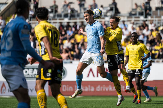 Malmö FFs Erik Botheim och Elfsborgs Niklas Hult