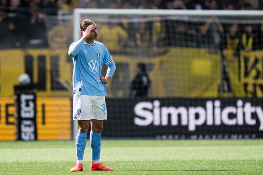 Malmö FFs Elison Makolli deppar