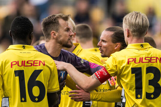 Malmö FFs målvakt Ricardo Friedrich och Elfsborgs Niklas