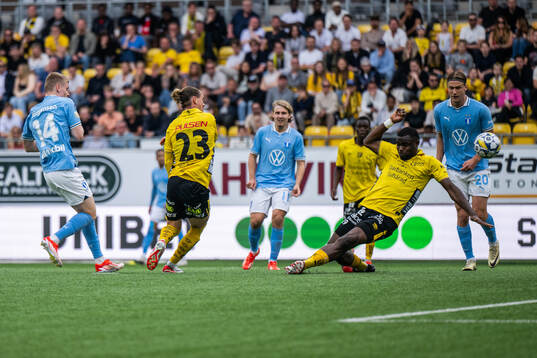 Malmö FFs Sebastian Jörgensen gör 1-3 förbi Elfsborgs