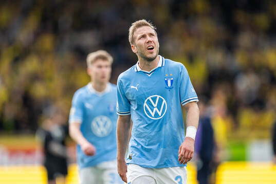 Malmö FFs Anton Tinnerholm deppar