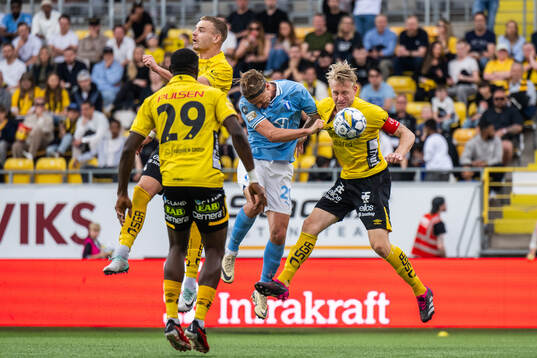 Malmö FFs Erik Botheim och Elfsborgs Johan Larsson