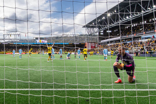 Malmö FFs målvakt Ricardo Friedrich deppar