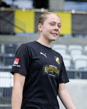 Häckens Alice Bergström innan fotbollsmatchen i