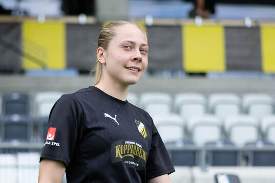 Häckens Alice Bergström innan fotbollsmatchen i