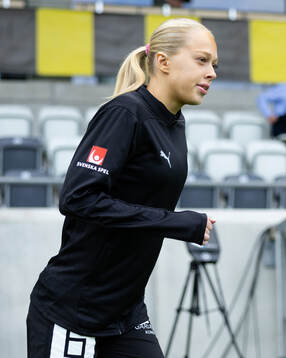Häckens Lisa Löwing innan  fotbollsmatchen i