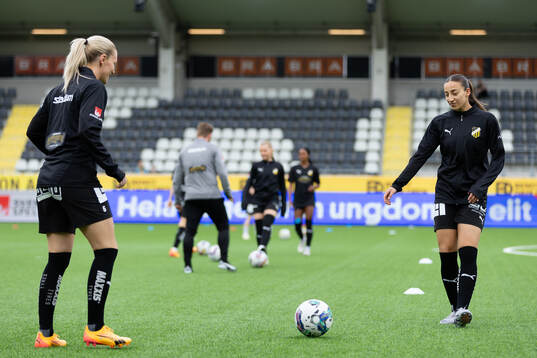 Häckens Josefine Rybrink och Rusul Rosa Kafaji innan