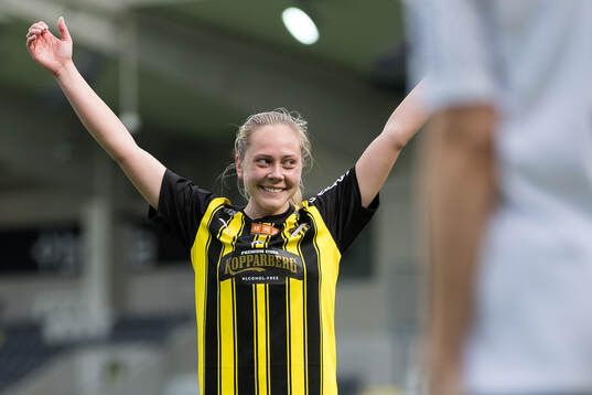 Häckens Alice Bergström jublar