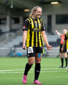 Häckens Alice Bergström jublar