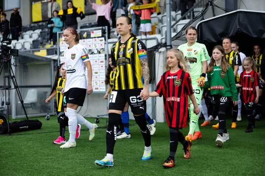 Häckens Filippa Curmark innan fotbollsmatchen i