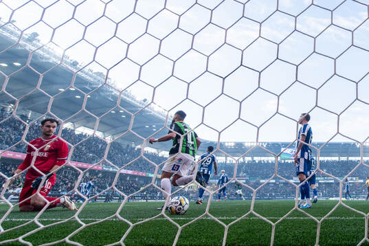 IFK Göteborgs målvakt Elis Bishesari och GAIS Mervan