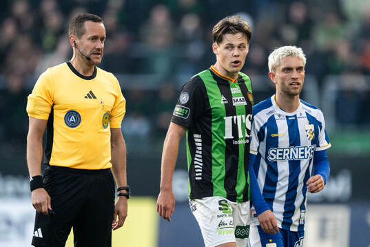 Domare Victor Wolf, GAIS Axel Henriksson och IFK Göteborgs