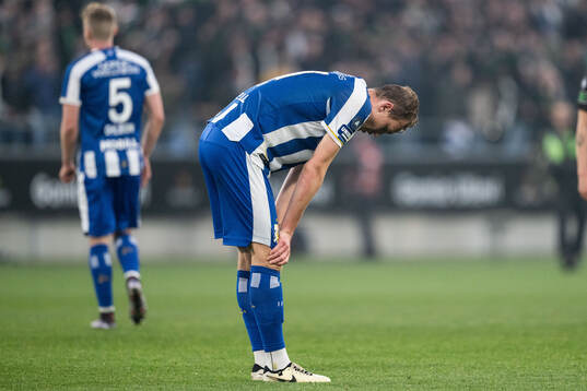 IFK Göteborgs Adam Carlén deppar