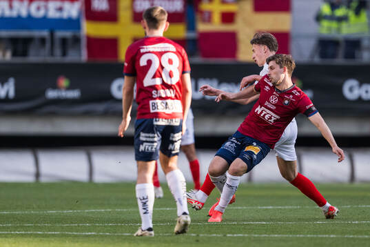 Helsingborgs Lukas Kjellnäs och Örgrytes Daniel Paulson