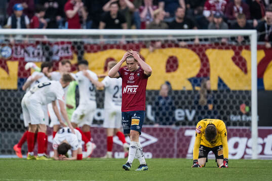 Örgrytes Isak Dahlqvist och Hampus Gustafsson deppar