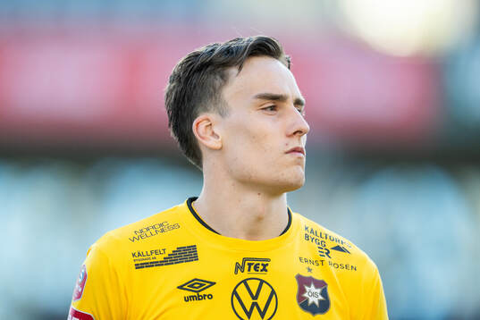 Örgrytes målvakt Hampus Gustafsson vid line-up
