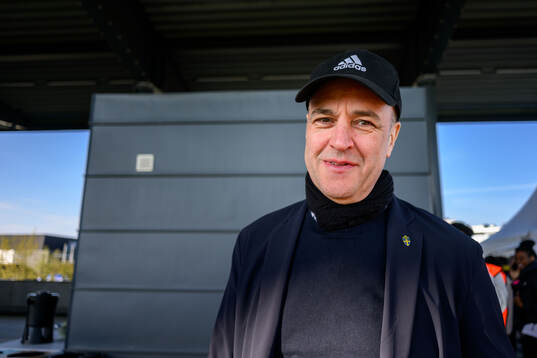 Fredrik Reinfeldt, Ordförande svenska på läktaren