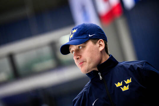 Head coach Sam Hallam of Sweden at a practice session