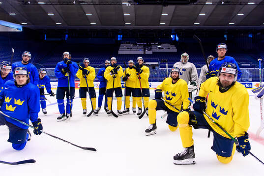 Players of Sweden at a practice session