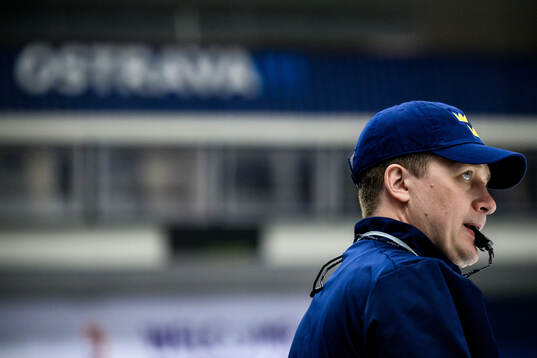 Head coach Sam Hallam of Sweden at a practice session