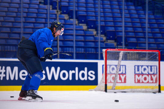 Erik Karlsson of Sweden