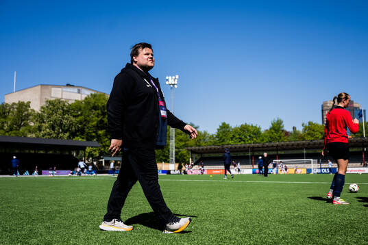 Head coach Børje Sørensen of Norway ahead ofof the UEFA