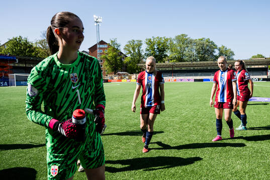Goalkeeper Hanna Krog, Anny Kerim-Lindland and Tommine
