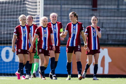 Tommine Enger, Anny Kerim-Lindland, Tuva Olaussen Sagen,