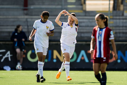 Anny Kerim-Lindland of Norway celebrates