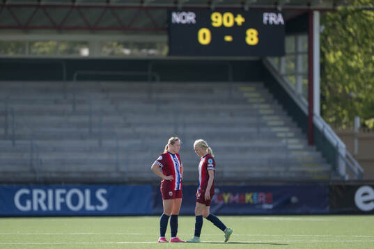 Malin Dalsgård and Linnea Holmesveen Moen of Norway looks
