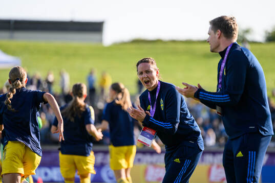 Head coach Lovisa Delby of Sweden