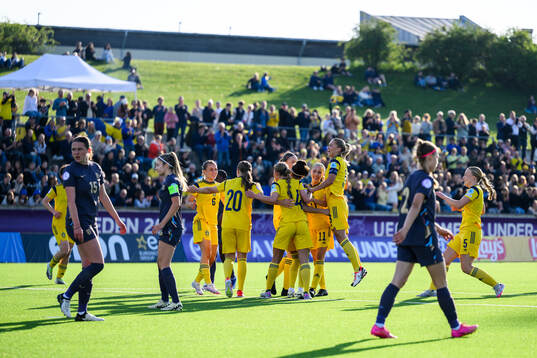 Felicia Schröder of Sweden celebrates