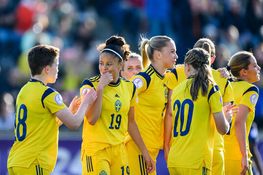 Felicia Schröder of Sweden celebrates
