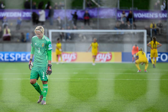 goalkeeper Saga Andersson of Sweden looks dejected