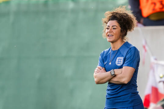 Head coach Natalie Henderson of England