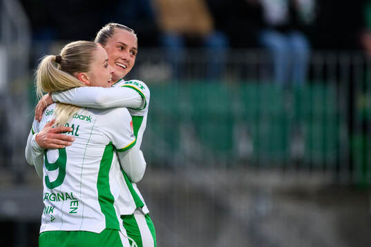 Hammarbys Anna Jøsendal och Ellen Wangerheim jublar