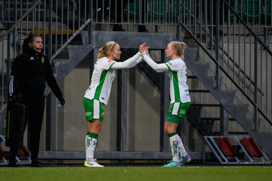 Hammarbys Ellen Gibson och Emilie Joramo
