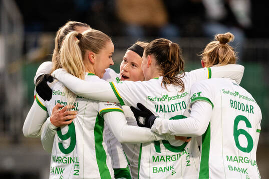 Hammarbys Anna Jøsendal, Julie Blakstad , Smilla Vallotto