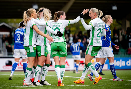 Hammarbys Smilla Vallotto och Jonna Andersson jublar