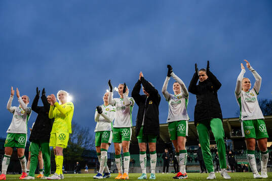 Hammarbys spelare jublar