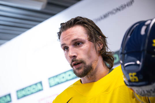 Erik Karlsson of Sweden