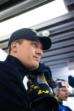 Head coach Sam Hallam of Sweden