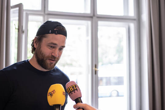 Victor Hedman at a press event with Sweden