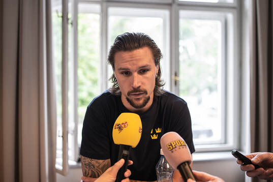 Erik Karlsson at a press event with Sweden