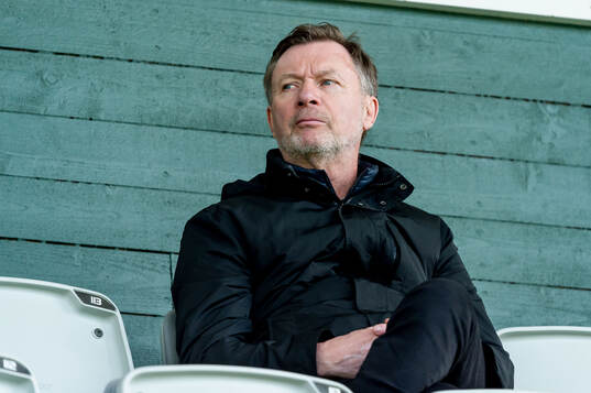 Förbundskapten Peter Gerhardsson på plats